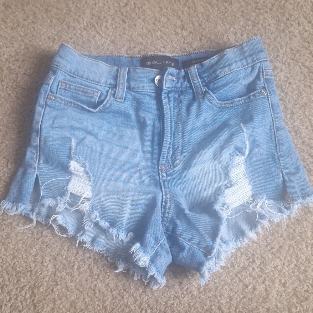 Kendall+Kylie The Icon Short, Size 24 (XS) - Picture 4 of 9